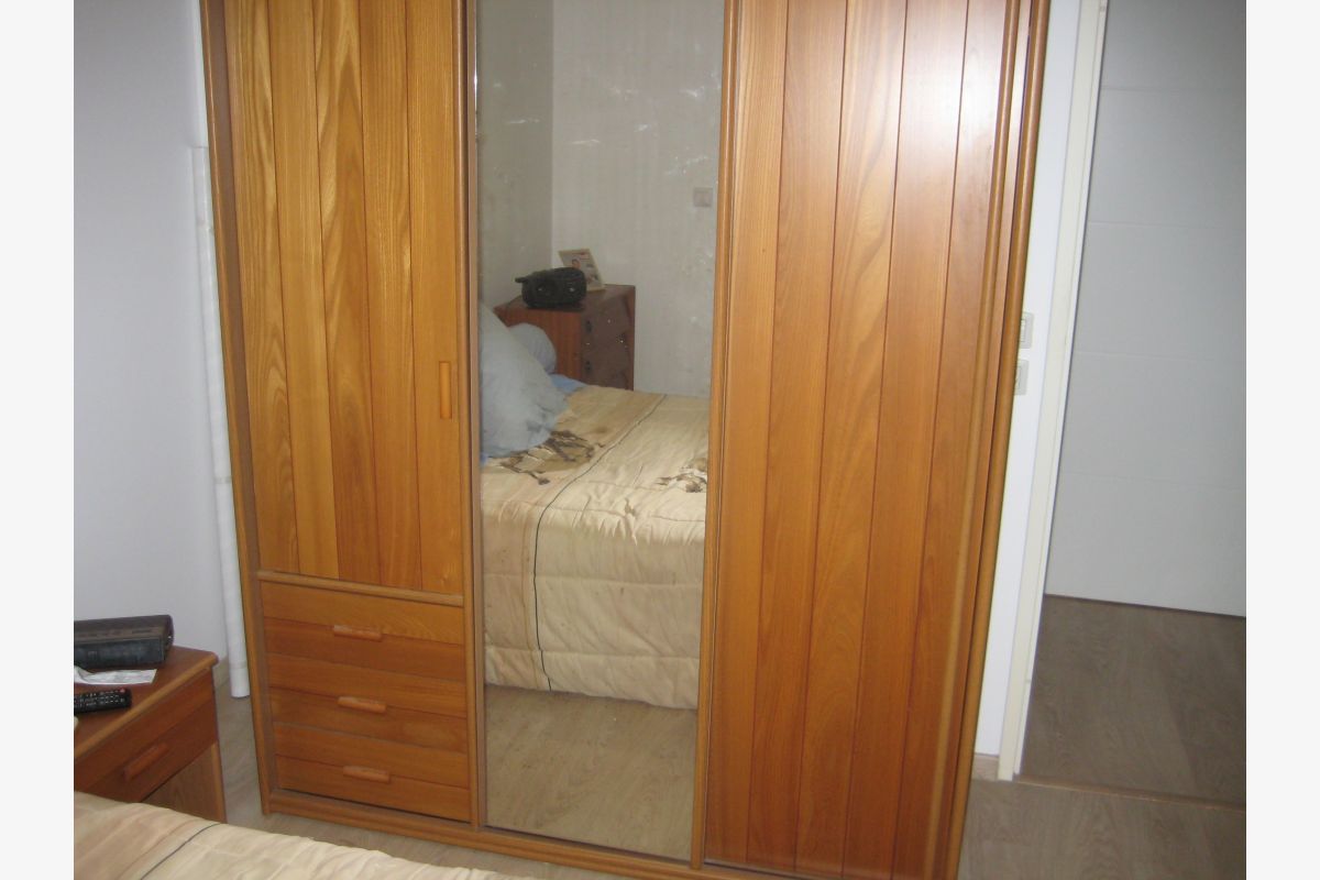 Photo 1 ARMOIRE 3  PORTES 3 TIROIRS