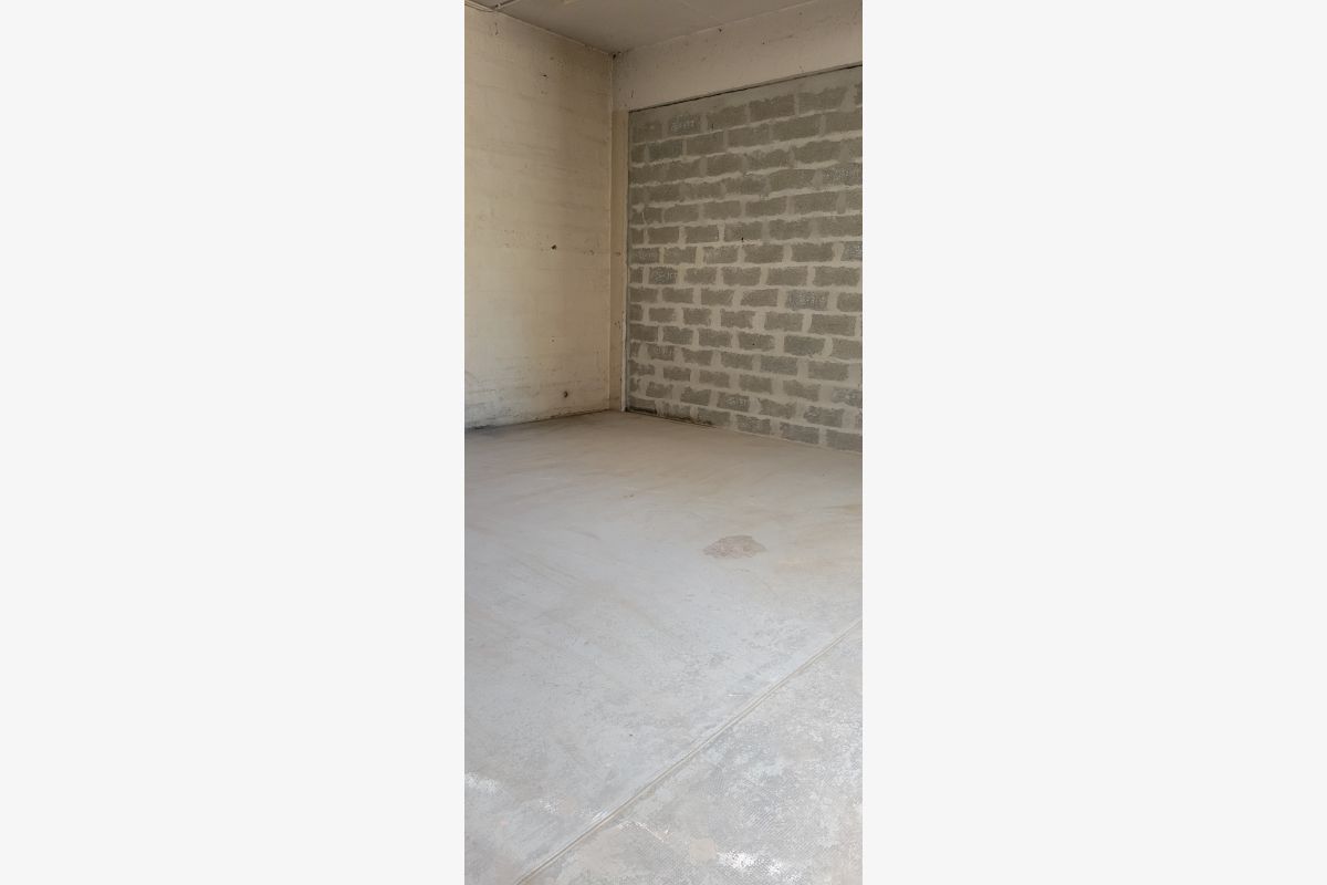 Photo 1 Garage entrepôt 52 m2 à vendre VILLENEUVE SUR LOT, 3 places, idéal camping-car