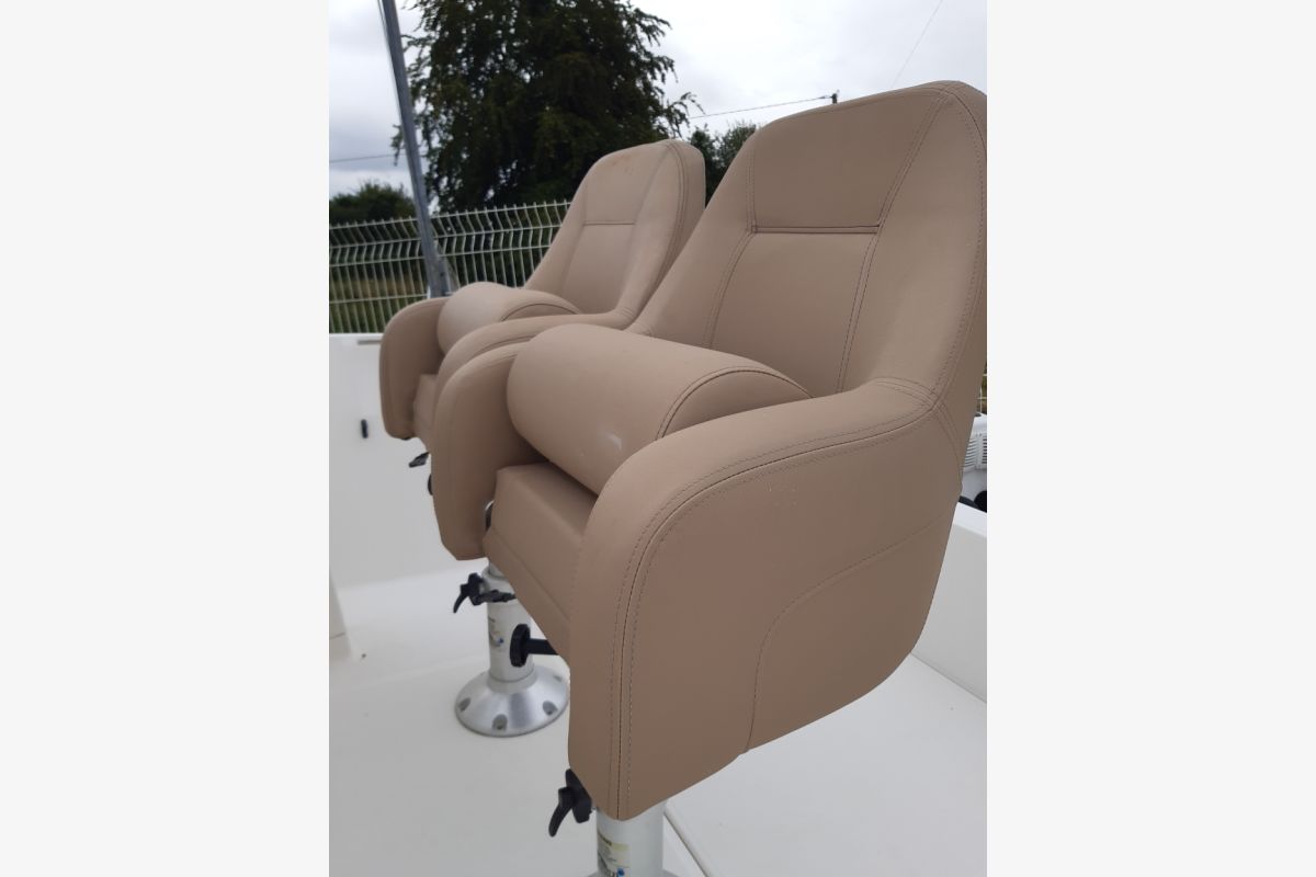 Bateau à moteur  - 30249351_947945403409c58c3eb12cfbb9b66d55.jpg