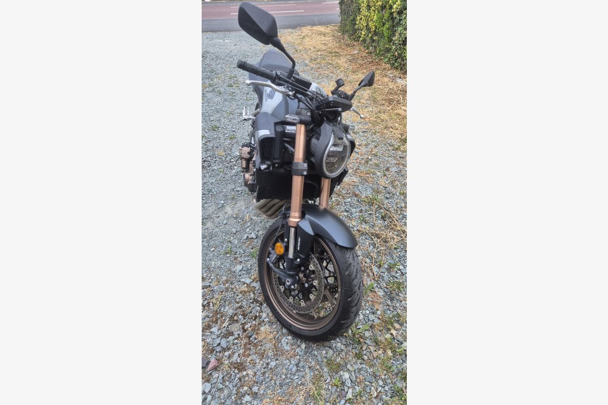 Honda CB650R e-Clutch A2 – Mai 2024 – 8 200 km évolutifs – 8 490 € - 30249385_2d78a0648d07cf8b90e3f65d136dd534.jpg
