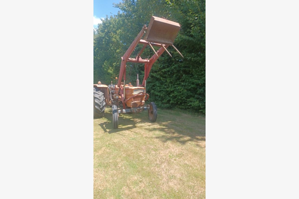 Photo 1 Tracteur Someca 550 