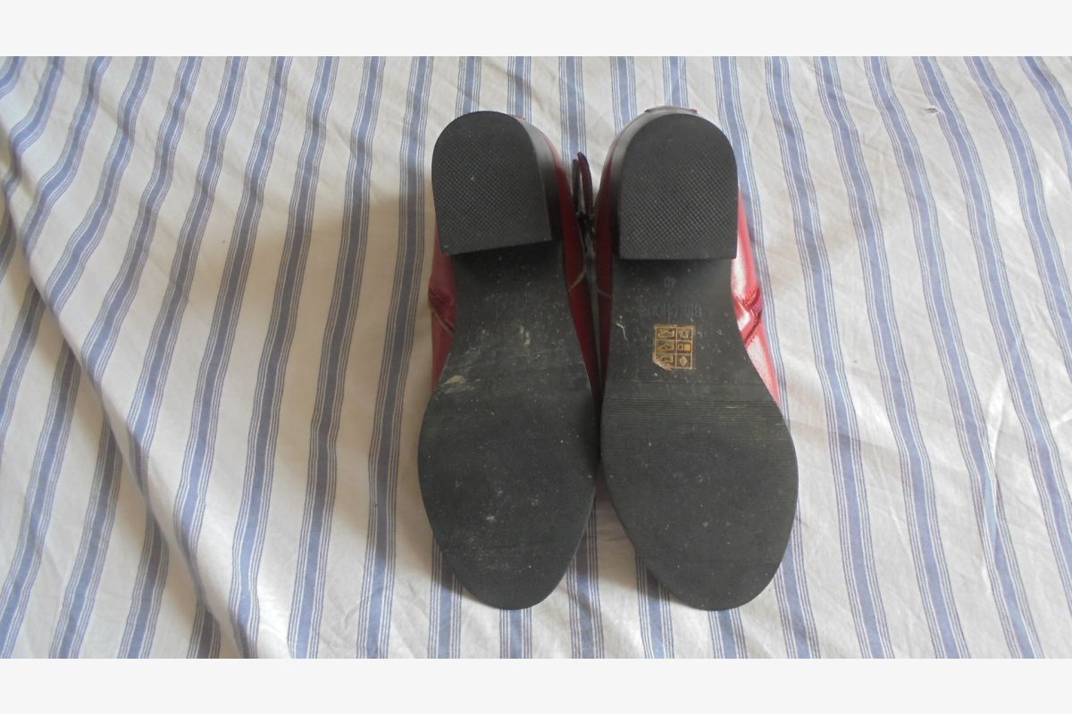 Paires de belles bottines femme rouge, taille 40 - 30249903_eeb1355b560b97d042da8c7c31beac5d.jpg