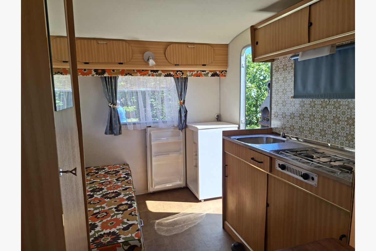 Caravane Tesserault avec auvent - 30249907_122d8ef077e28a434ce88f63077cf390.jpg
