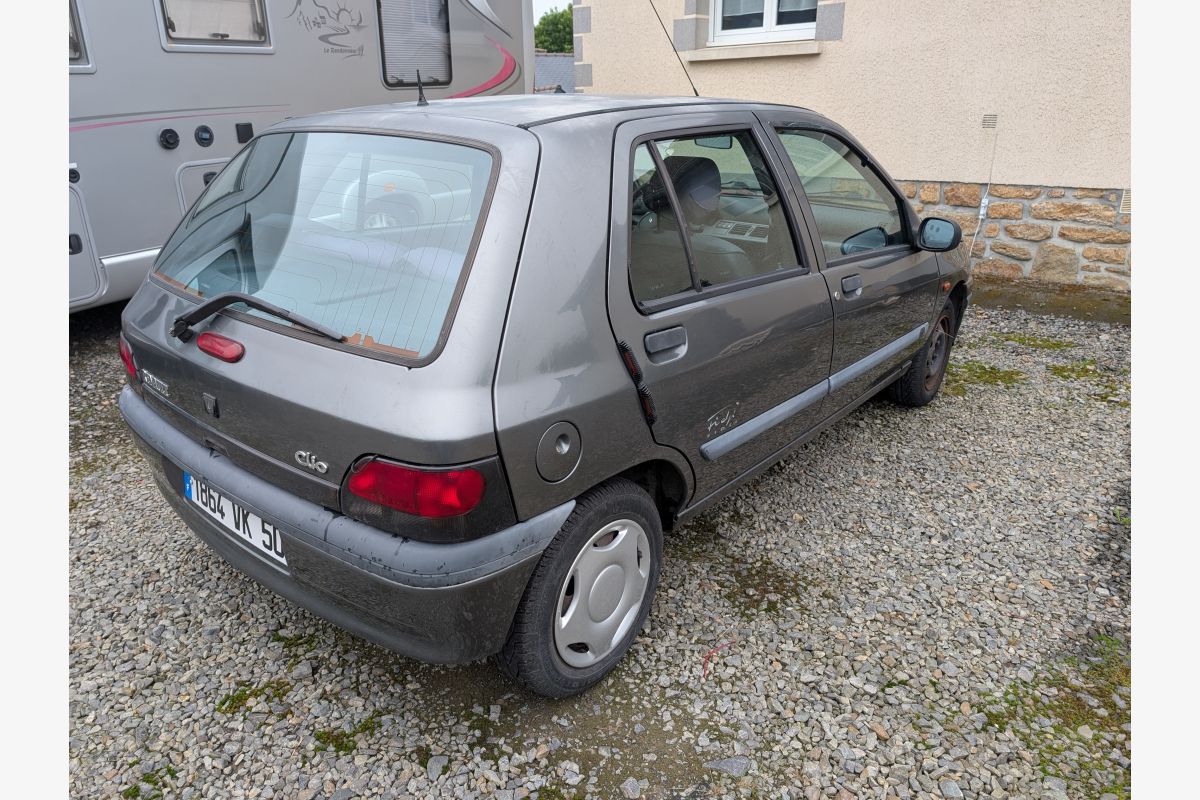 Clio I diesel - 30250231_861ac0a1379b29500a9432c5f32e5a10.jpg