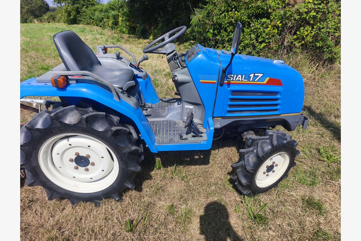Photo 1 Micro tracteur Iseki 17cv 4x4