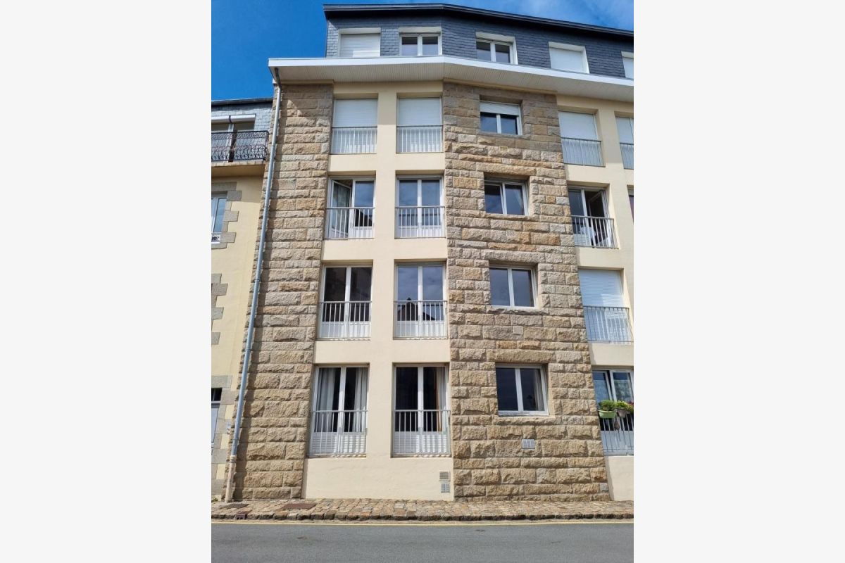 Photo 1 vue mer et port, ds résid. av. asc., vds appart. T3 de 62 m2