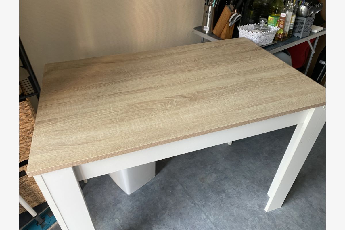 Photo 1 Table