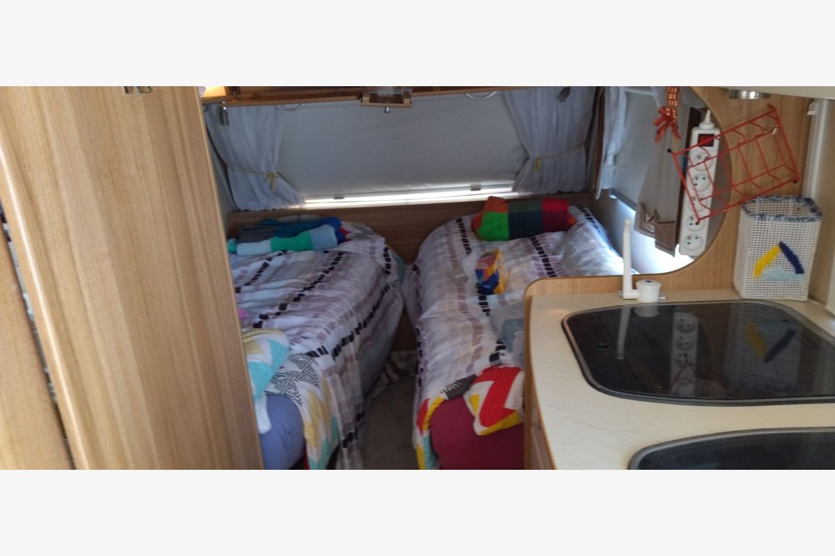 Vends caravane surbaissée - 30250827_af70f6975e8ec7c087a42e9df537604b.jpg
