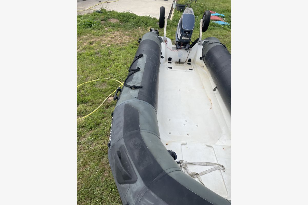Semi-rigide 4,2m et 30 cv Yamaha - 30250997_53d25b13f47f8011a0b98b24663b4767.jpg