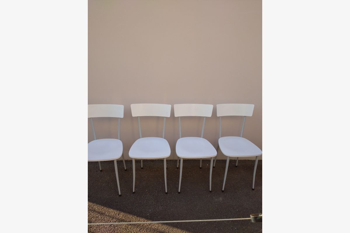 Photo 1 4 chaises de cuisine