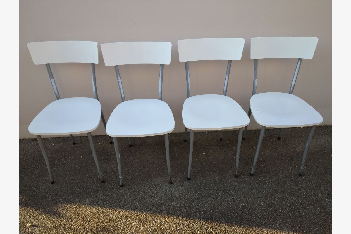 Photo 1 4 chaises de cuisine
