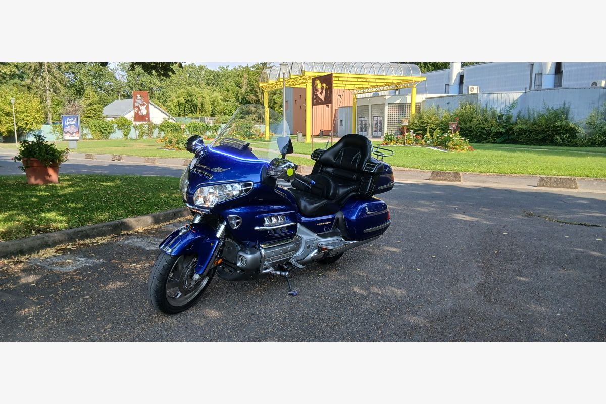 Goldwing 1800 - 30251557_bd9e51411986815e8608c00060d2265e.jpg