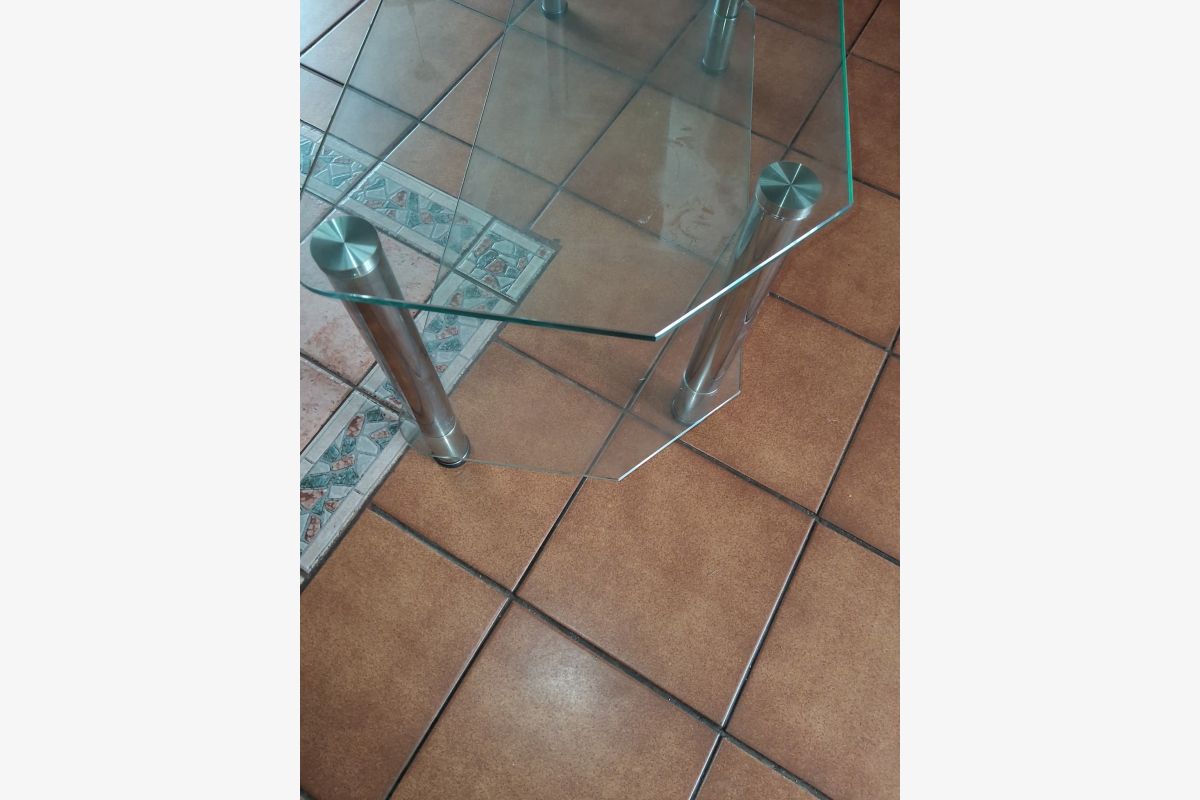 Photo 1 Table de télé en verre