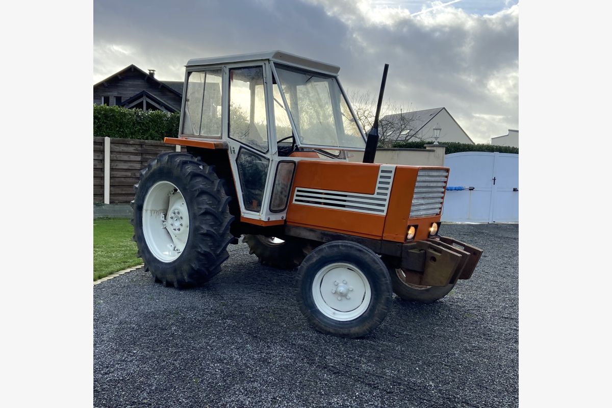 Tracteur FIAT Someca 780, restauré - 30252088_0cde847a2a3502bfcadb2a352b26c037.jpg