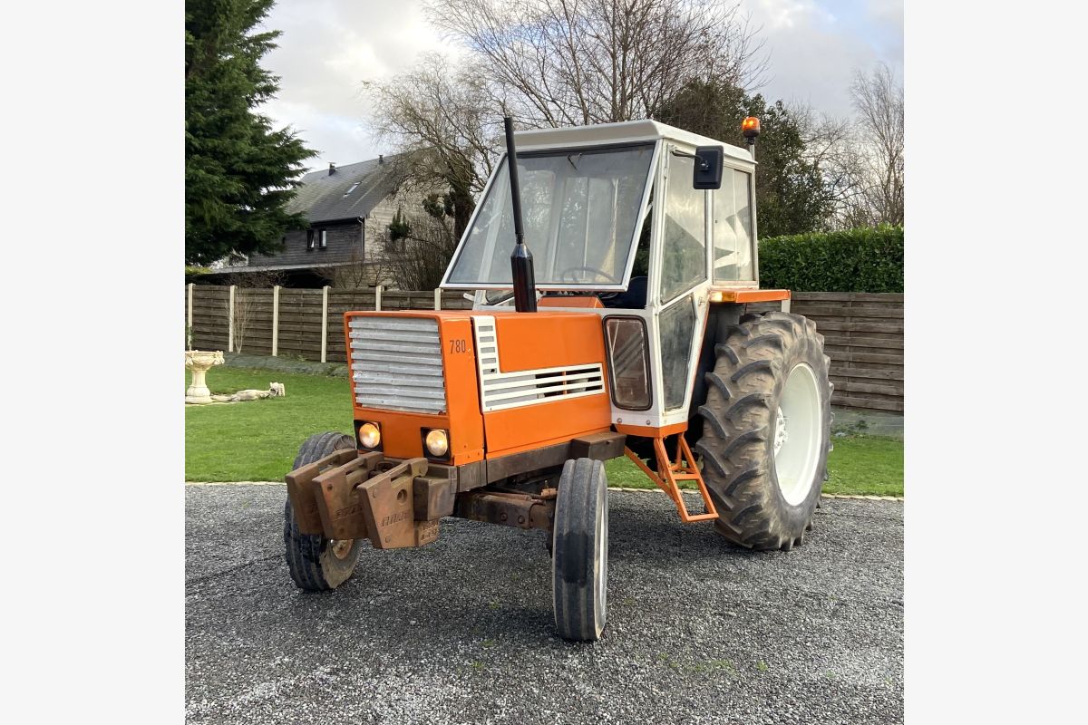 Photo 1 Tracteur FIAT Someca 780, restauré