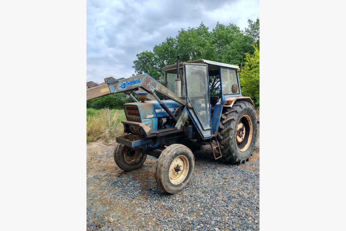 Photo 1 Tracteur Ford 5000