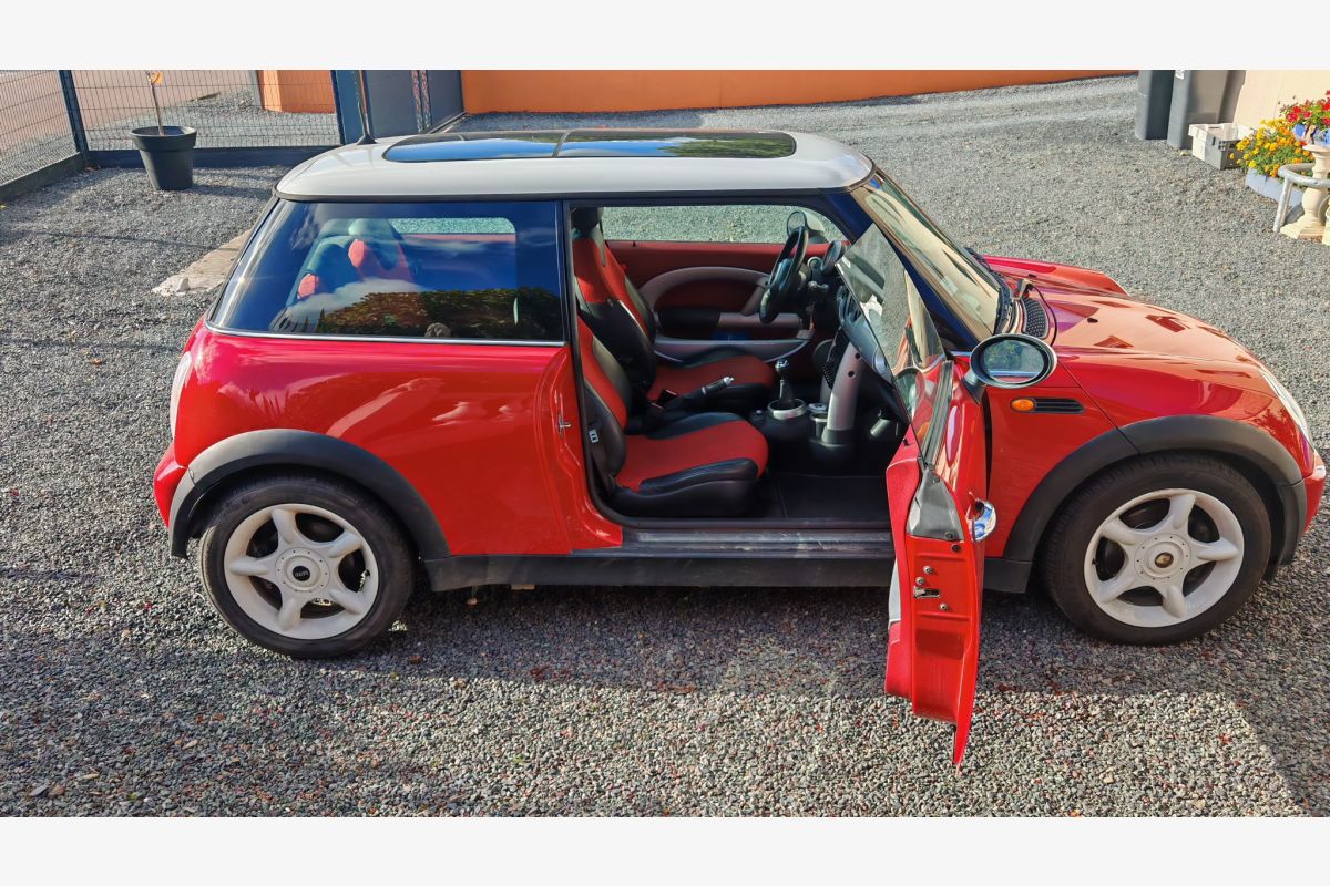 Mini Cooper - 30252353_11c989047376894e237aee673887edaa.jpg