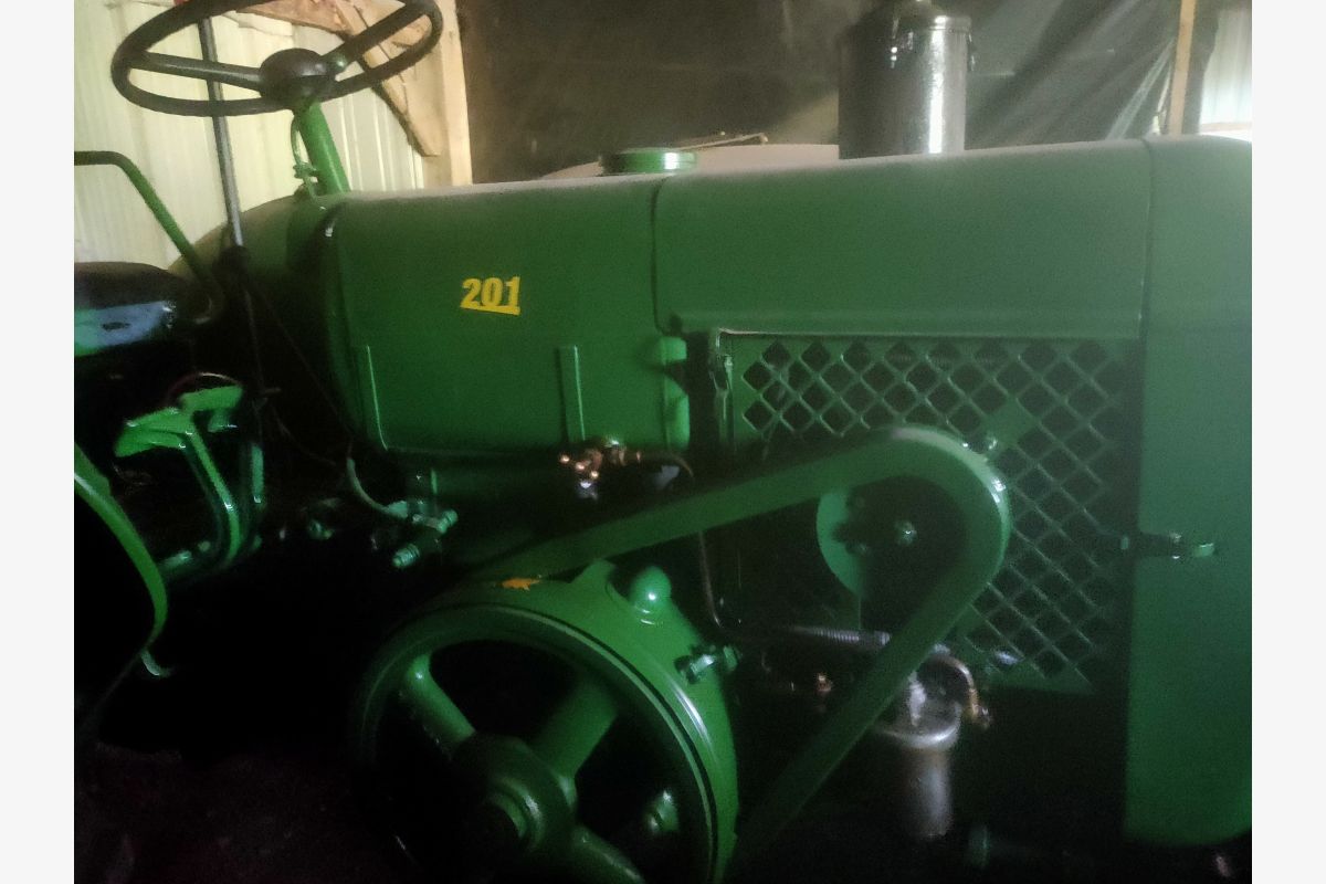 Photo 1 Tracteur SFV 201