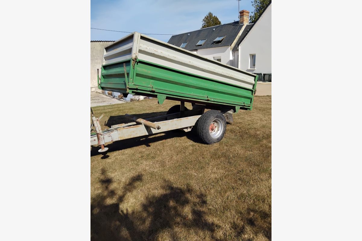 Tracteur remorque - 30252529_5cadbf82522f477924daad2de8279054.jpg