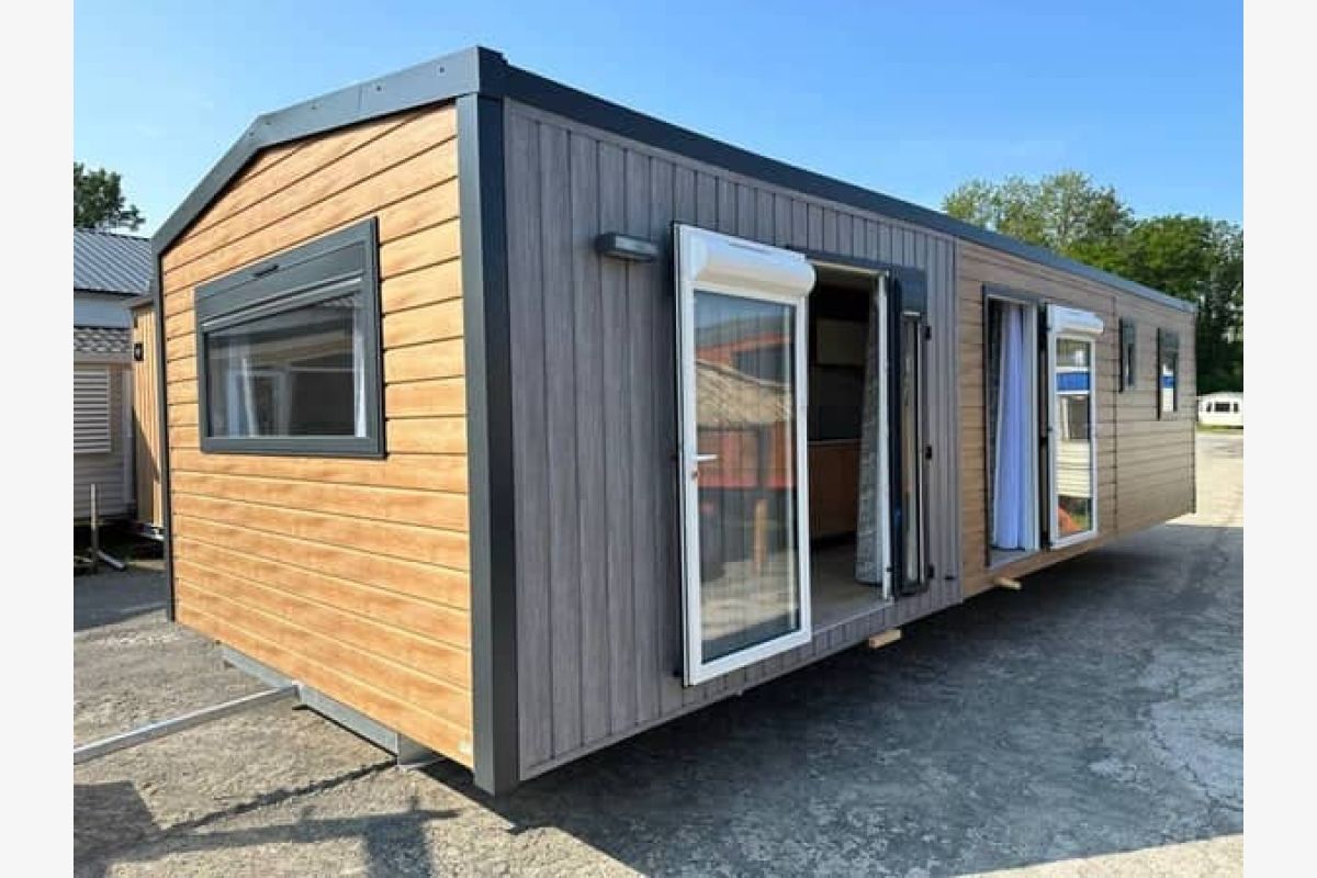 Photo 1  Vente Remorque maison mobile 40 pieds x 8 de type T2