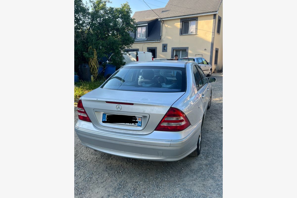 Mercedes Classe C200 - 30252951_2f24a330d21f0f09fce3c46bc888a4fa.jpg
