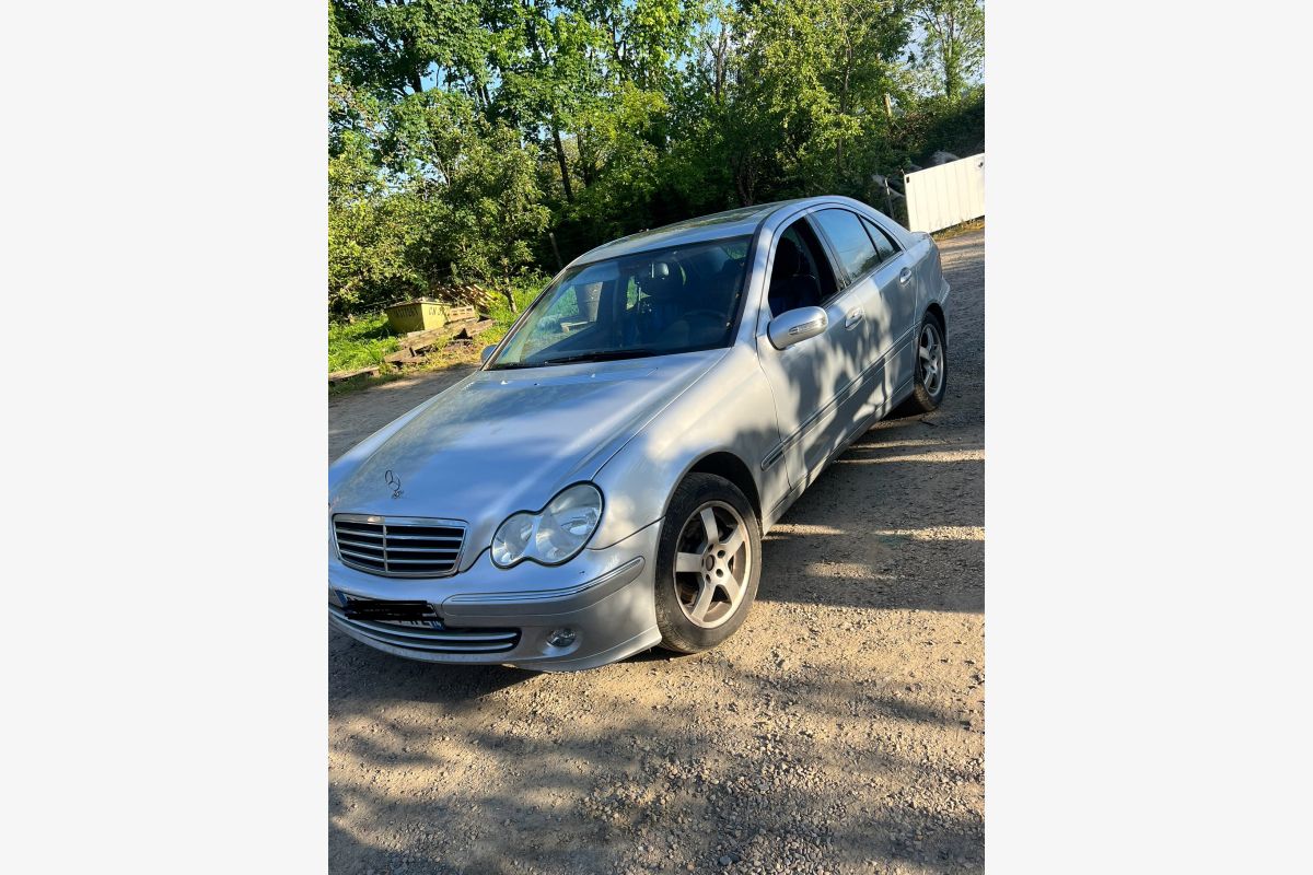 Photo 1 Mercedes Classe C200