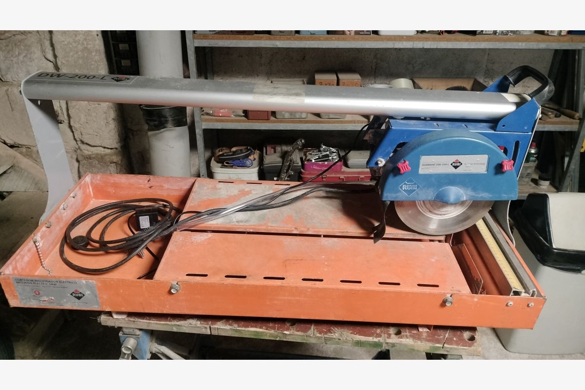 Photo 1 Coupe carrelage Rubi