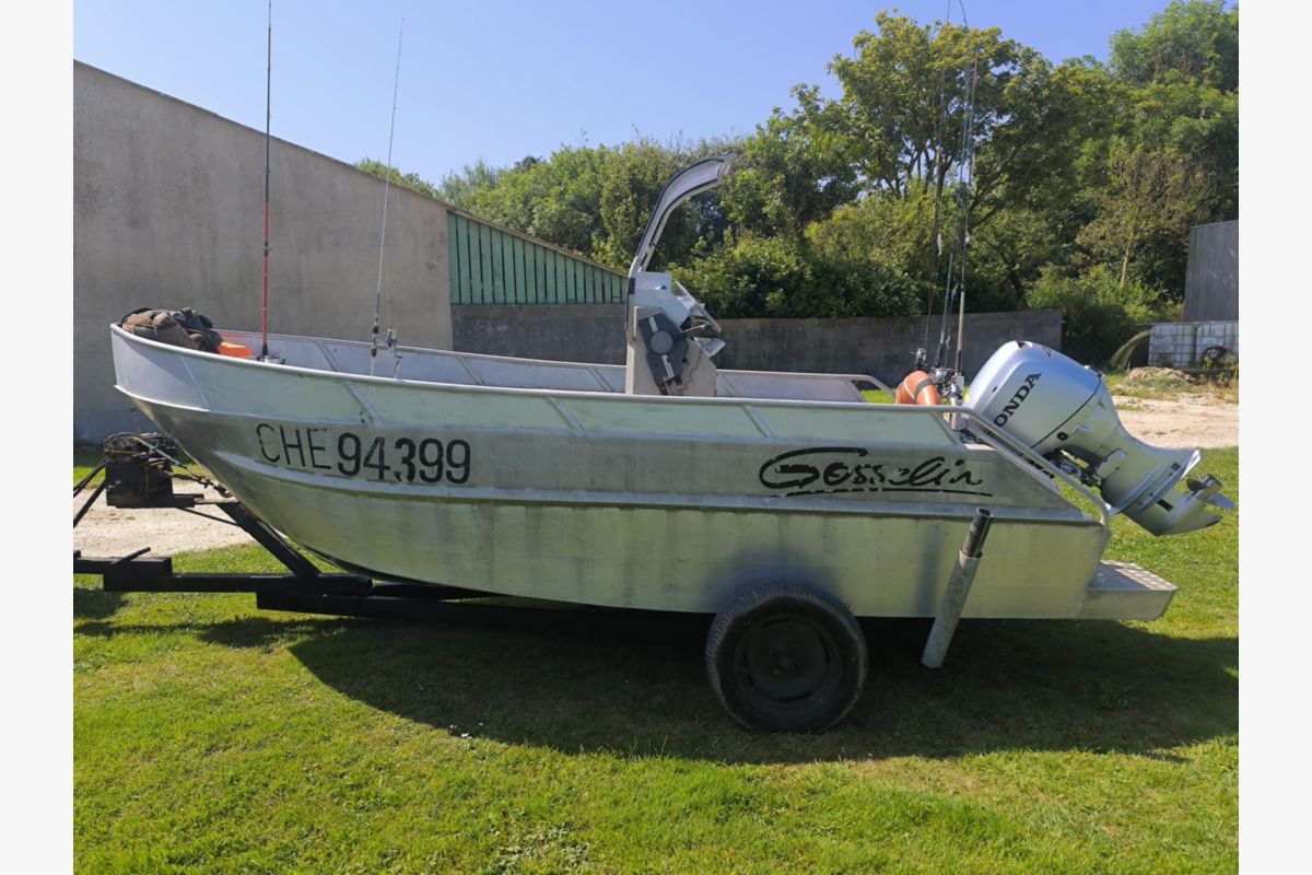 Bateau alu Gosselin - 302534_20eebb6d7eb46adaa495ac58cfb17b22.jpg