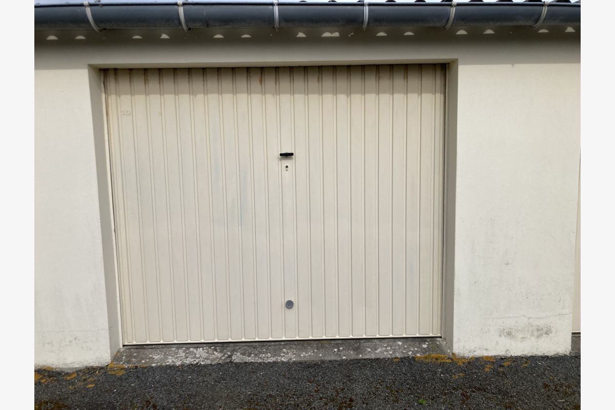 Photo 1 à vendre garages...