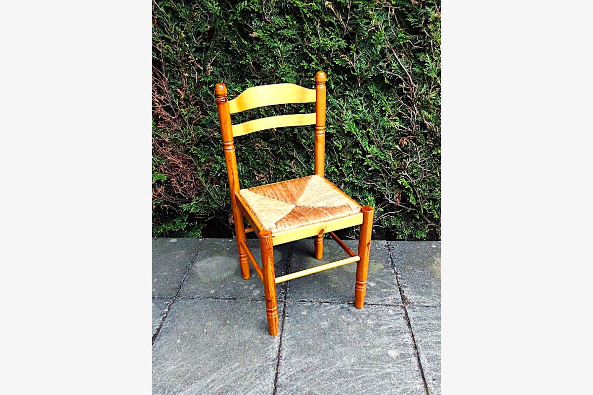 Photo 1 Chaise orpheline