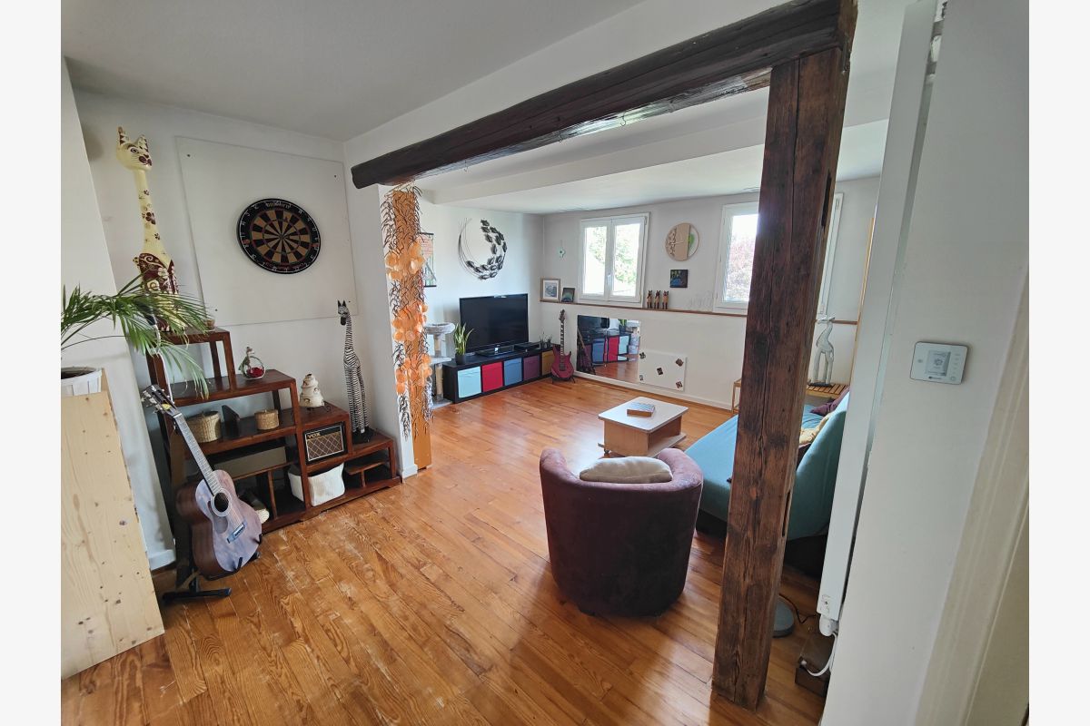 Photo 1 Appartement T3 climatisé, avec cour, cave et garage – Centre de Lingolsheim