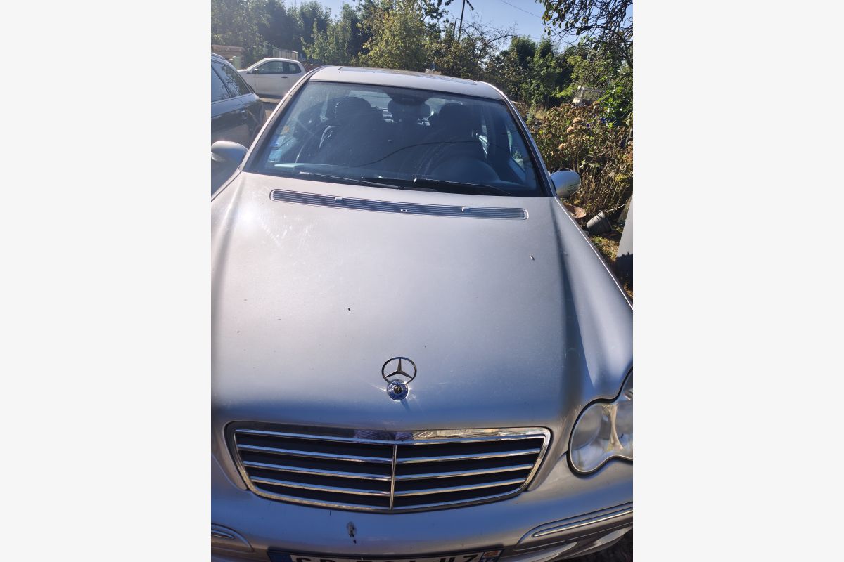 Photo 1 Av Mercedes Classe C200