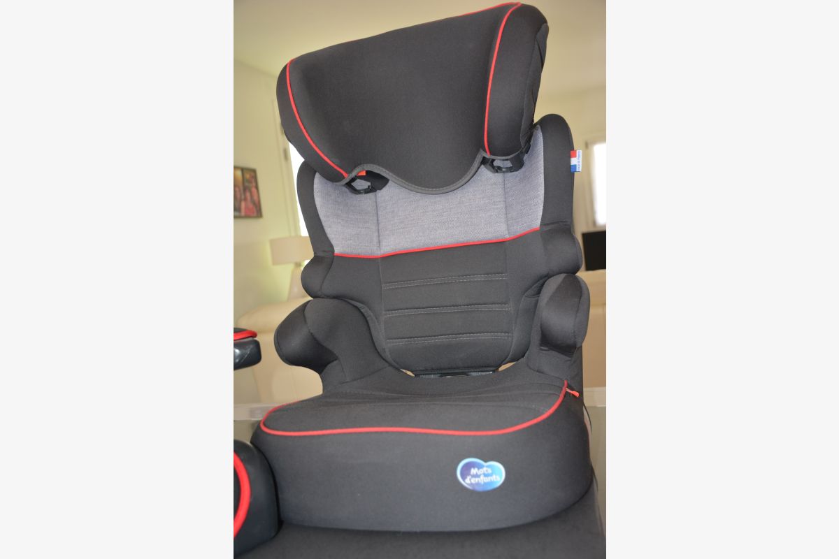 Siège auto plus réhausseur - 30253681_ed14047f13b35dc3d1ce8a4488b1176b.jpg