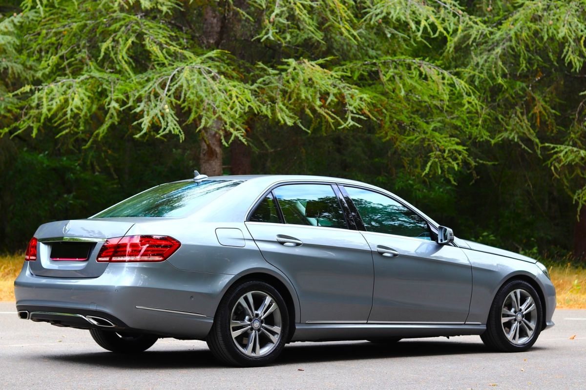 Superbe MERCEDES classe E 400 EXECUTIVE 3.0L V6 Bi-Turbo 333 cv, carnet Mercedes Complet / un seul propriétaire de 2014 a Juin 2026 - 30253747_8e3e30a016fce918d459dac3fbb97ed2.jpg