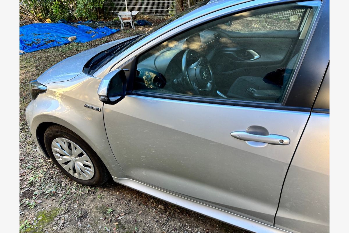 Photo 1 Toyota Yaris Hybride 116ch