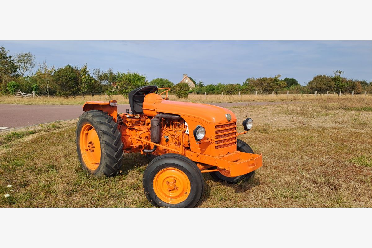 Photo 1 Tracteur Renault