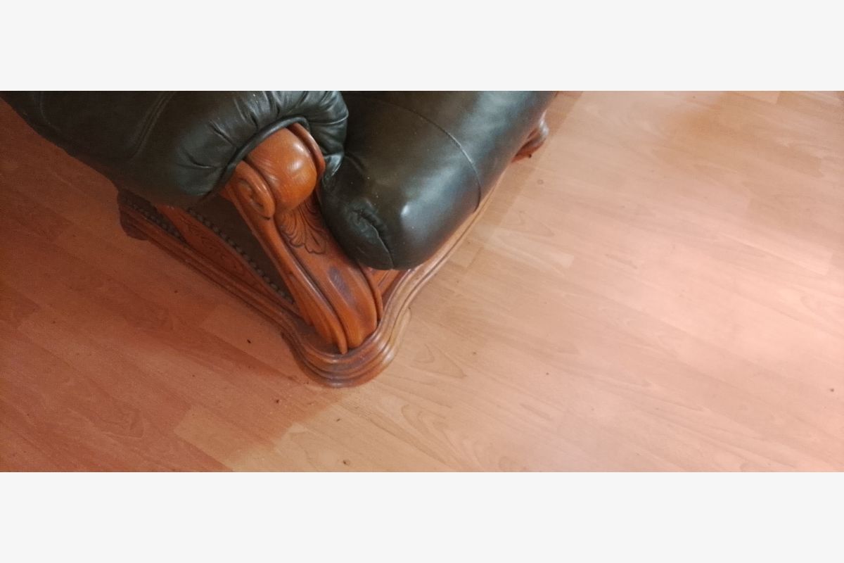 Beau canapé cuir - 30254374_4d9e0bd914c3d28e2bcff7aa533efa88.jpg