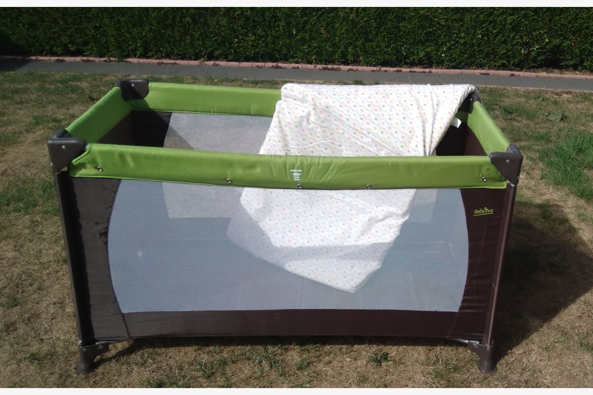 Chaise haute lit pliant - 30254484_3a0e59dc2a1a64f0a71cd330ccd6b889.jpg
