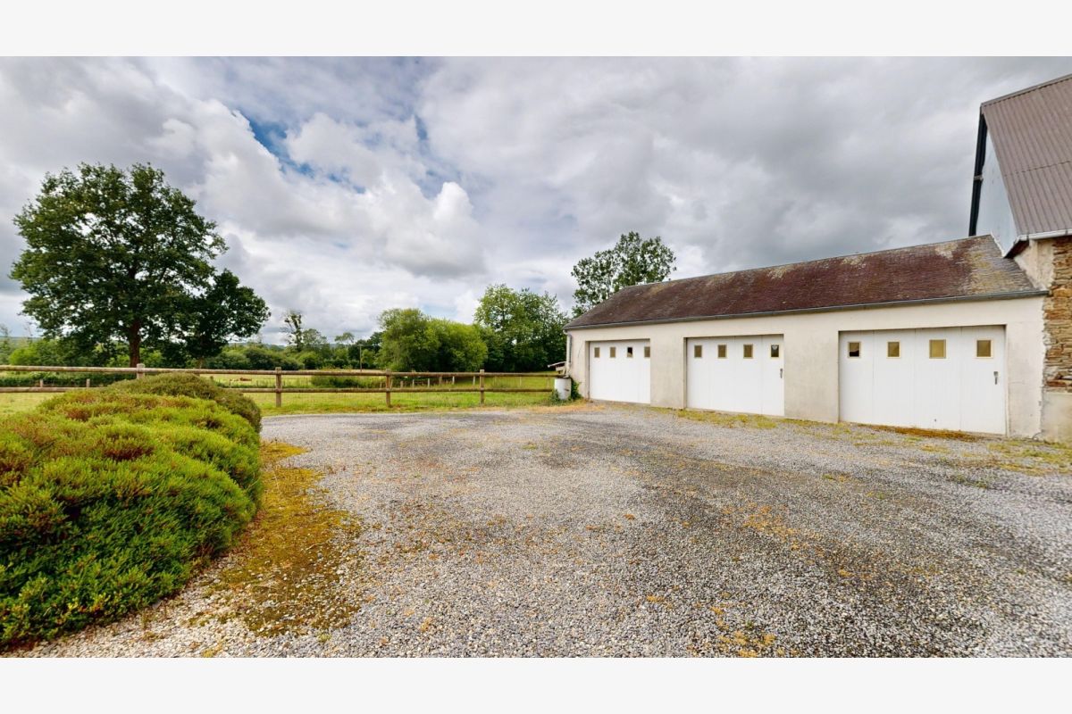Ensemble immobilier proche Brécey - 30254947_1f65012f439c072a92fe0e43713ee632.jpg