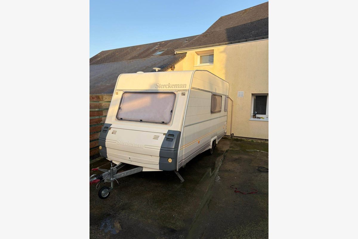 Photo 1 Caravane + Auvent