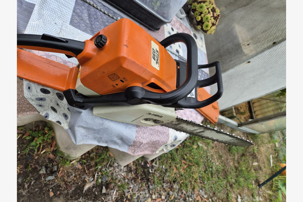Photo 1  Tronçonneuse Stihl 039