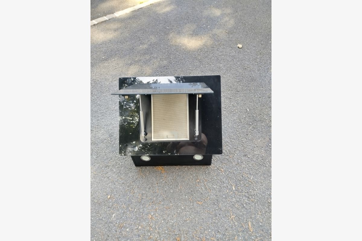 Plaque induction et hotte  - 30255306_346f420f0b15a4bdc908e7fe7003db1b.jpg