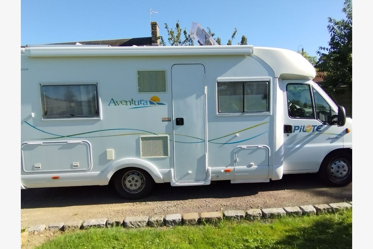 Photo 1 A vendre camping-car