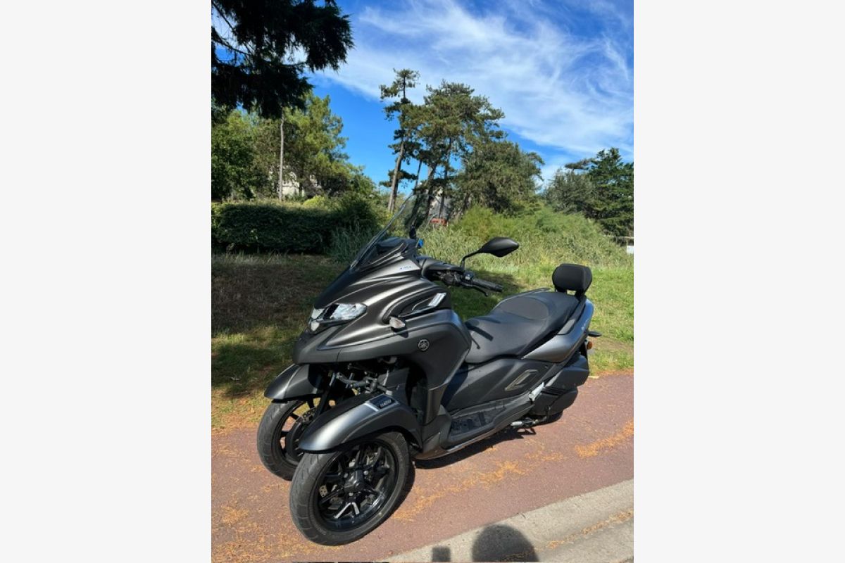 Photo 1 Tricity Yamaha 300 cm3