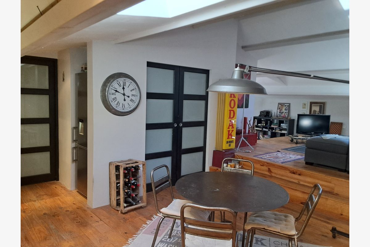 Photo 1 Loft