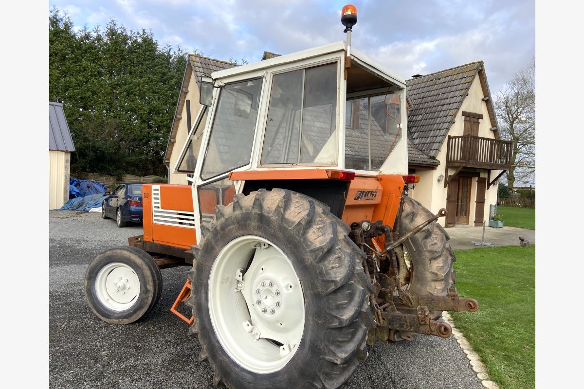 Tracteur FIAT Someca 780, restauré - 30255914_382931b43078bf4e312300a4889c2ee8.jpg