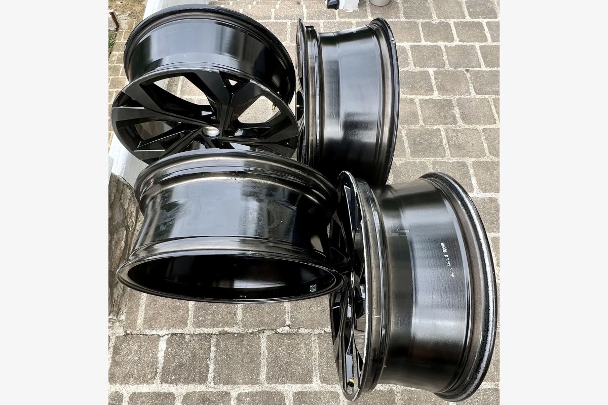 Jantes Renault Austral Alpine 20 pouces Daytona diamanté - 8J 20 5 40 - 235/45/R20 - Iconic Esprit Alpine E-Tech full hybride 200ch 2023 - TBEG - 30256306_6dc060602a985bbbe86e44817f610f04.jpg
