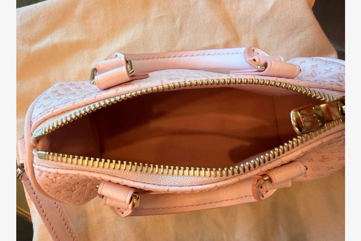 Sac Louis Vuitton Nano Speedy en toile Monogram  - 30256637_e95f6865f632eec21a5a56b5bf4f514e.jpg