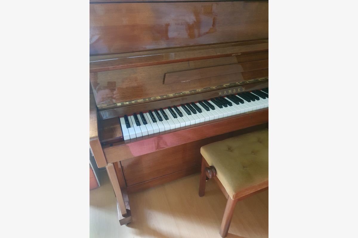 Photo 1 Beau piano droit acajou verni