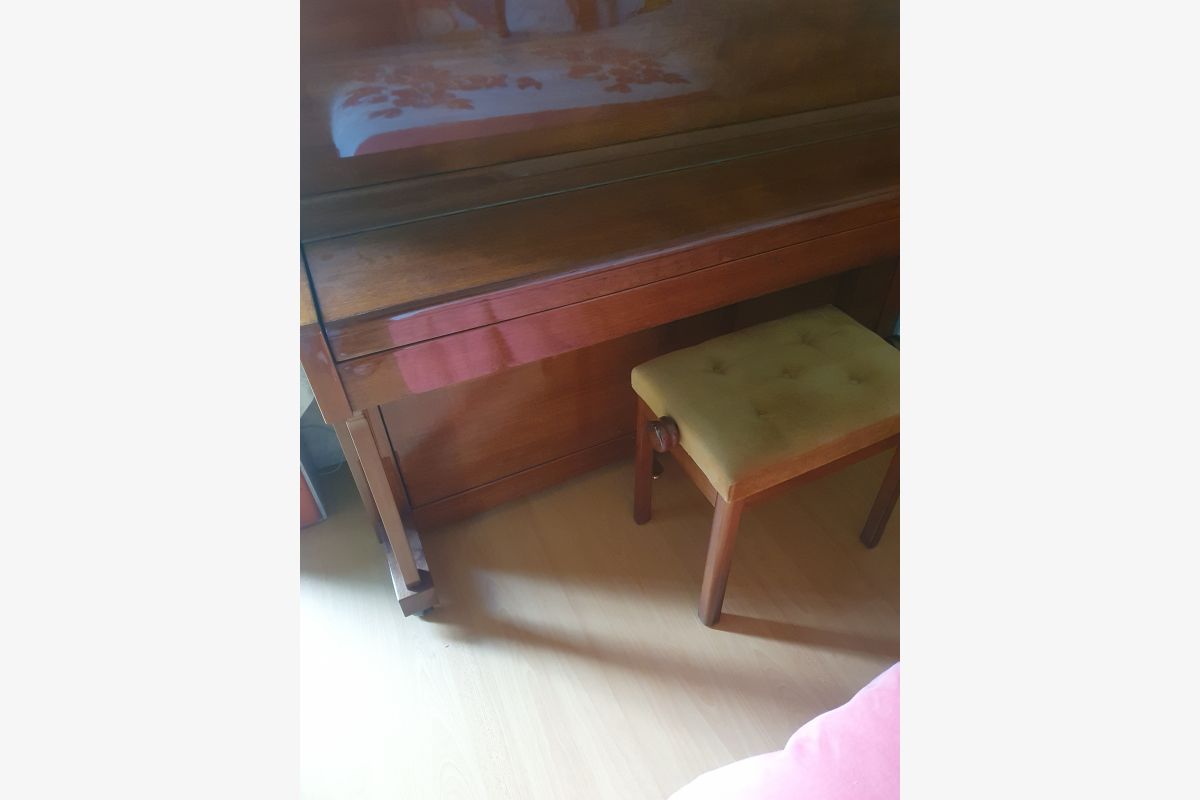 Beau piano droit acajou verni - 30256653_f453fd026cbe2a224f35e20016f3546e.jpg
